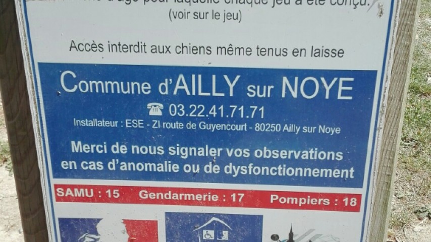 __Image de présentation de l'établissement Sentier de promenade du Plan d'Eau d'Ailly sur Noye — aire de jeux adaptée