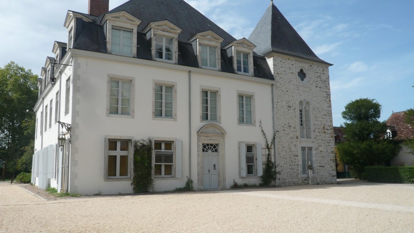 Image de présentation de l'établissement Musée du Château de Laas — th207976_2022-09-13-12-37-22.JPG