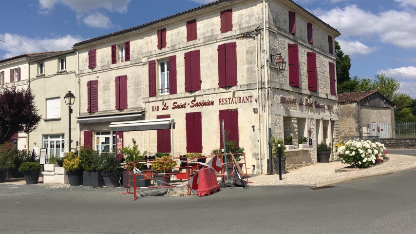 Image de présentation de l'établissement Hôtel Restaurant "Le Saint Savinien" — th213190_2023-07-05-15-08-16.JPG