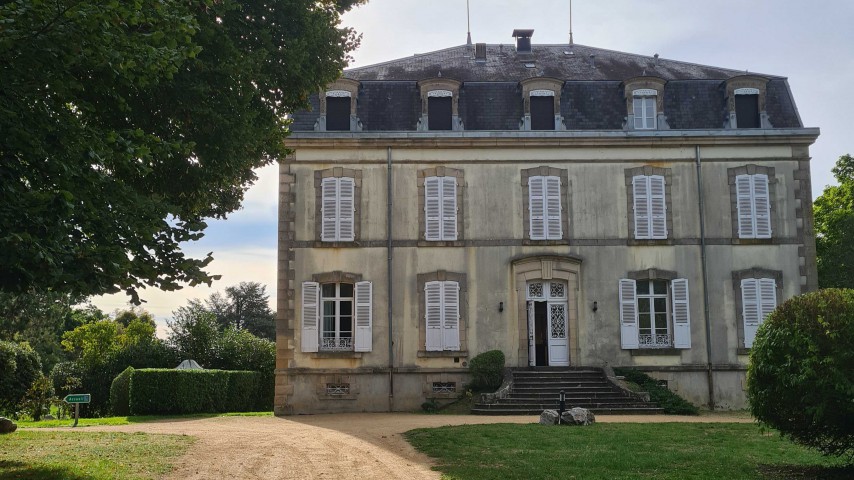 __Image de présentation de l'établissement Château du Courtioux — th209773_2022-09-27-07-41-41.jpg
