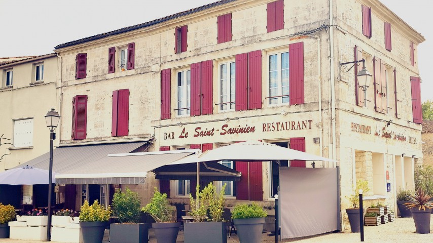 __Image de présentation de l'établissement Hôtel Restaurant "Le Saint Savinien" — th213190_2023-05-24-09-01-21.jpg