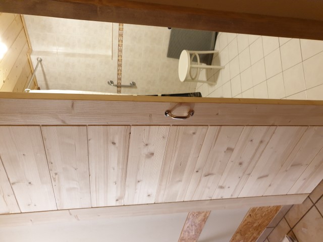 Image de présentation de l'établissement Gite Le Frêne - L'Ancienne Scierie — porte coulissante salle de bain