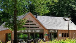 __Image de présentation de l'établissement Camping La Forêt — accueil camping.jpg