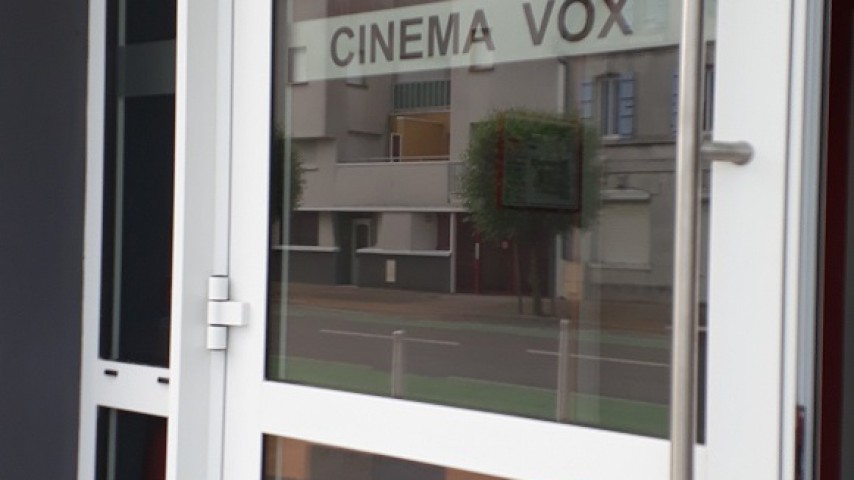 __Image de présentation de l'établissement Le cinéma "le VOX" de Fort Mahon Plage — porte