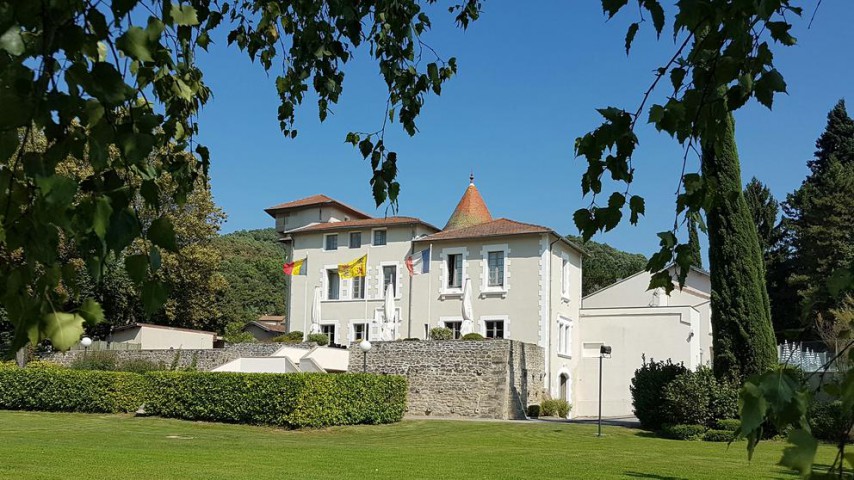 Image de présentation de l'établissement Résidence de vacances Château de Collonges — Collonge.jpg