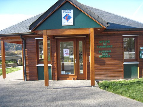 Image de présentation de l'établissement Bureau de Tourisme Chambon-sur-Lac — th207344_2022-09-20-09-18-35.jpg