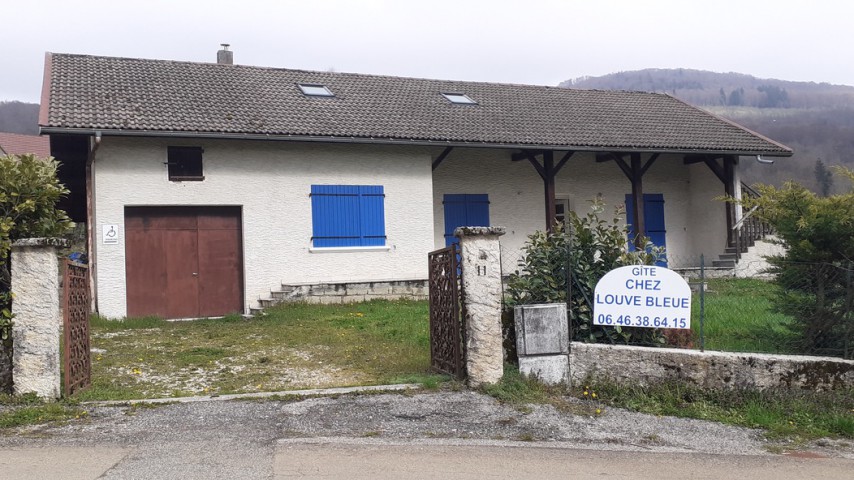 Image de présentation de l'établissement Gîte "Chez Louve Bleue" — th261785_2023-04-19-05-25-05.jpeg
