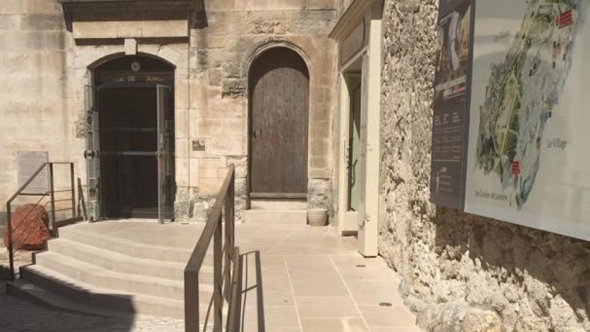 Image de présentation de l'établissement Office de Tourisme  des Baux-de-Provence — 2019-00705 Office de Tourisme des Baux de Provence LES BAUX-DE-PROVENCE 6.jpg