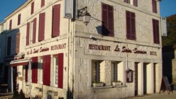 __Image de présentation de l'établissement Hôtel Restaurant "Le Saint Savinien" — 2014-00364.jpg